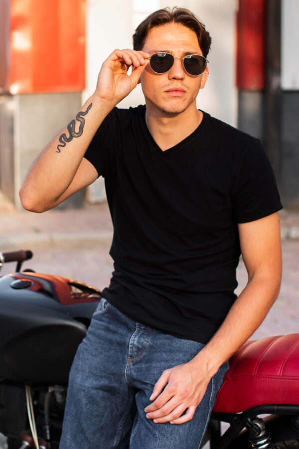 Black T-shirt